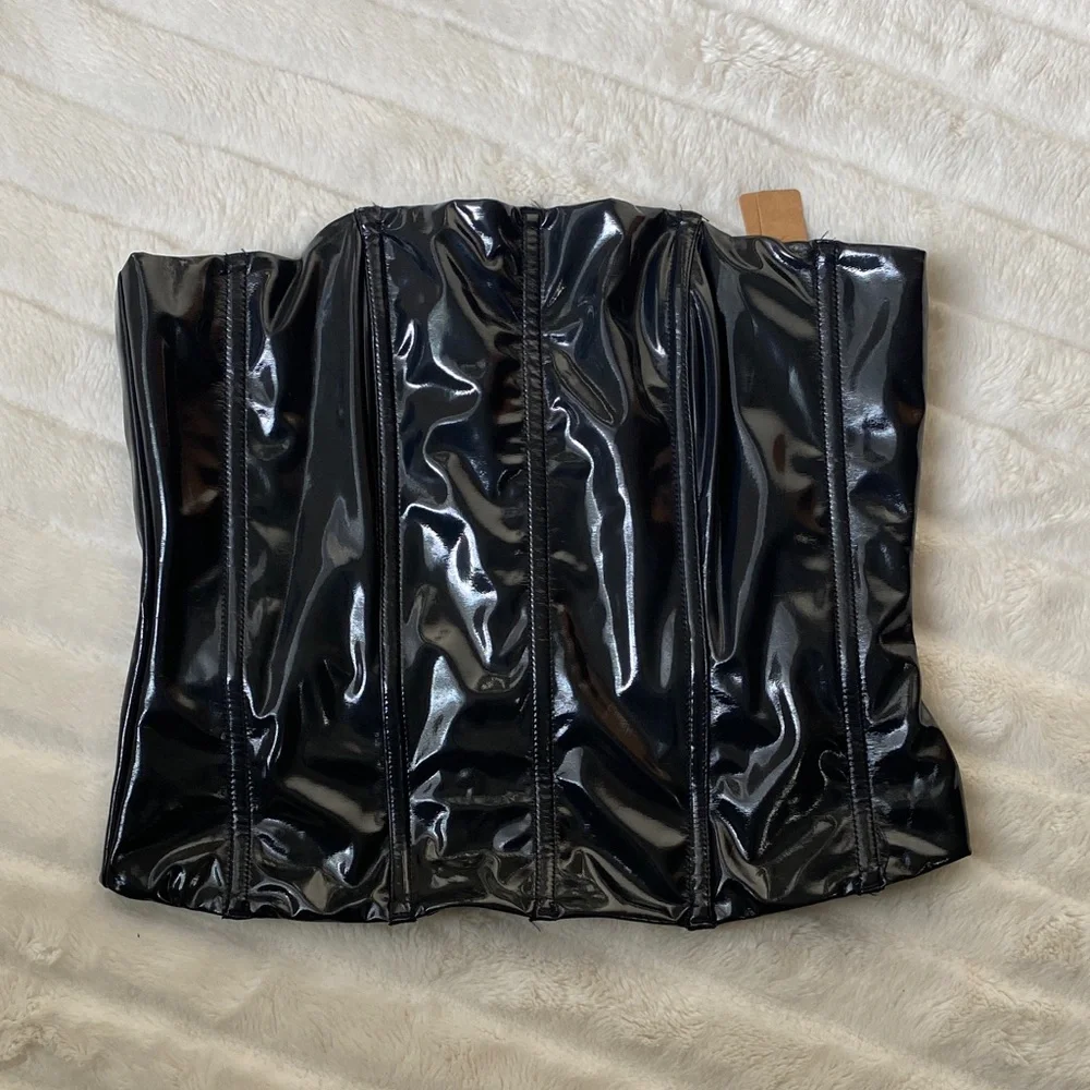 SKIMS Onyx vinyl corset - Picture 2 of 6